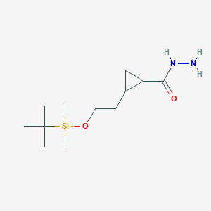 molecular formula C12H26N2O2Si B1486227 2-(2-{[tert-Butyl(dimethyl)silyl]oxy}ethyl)cyclopropanecarbohydrazide CAS No. 2203071-25-2