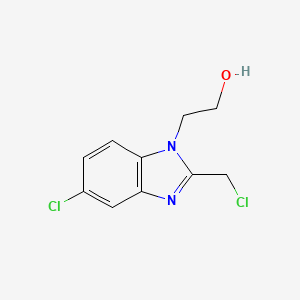 molecular formula C10H10Cl2N2O B1486884 2-[5-chloro-2-(chloromethyl)-1H-1,3-benzodiazol-1-yl]ethan-1-ol CAS No. 1000932-85-3