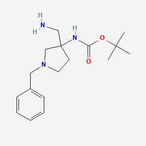 molecular formula C17H27N3O2 B1487331 tert-Butyl 3-(aminomethyl)-1-benzyl-3-pyrrolidinylcarbamate CAS No. 2001939-72-4