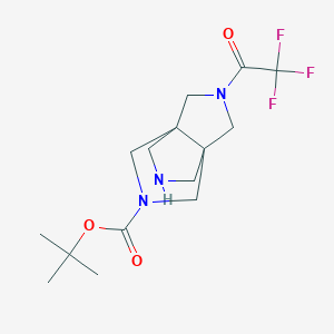 molecular formula C15H22F3N3O3 B1487376 7-(2,2,2-Trifluoro-acetyl)-3,7,10-triaza-tricyclo[3.3.3.0*1,5*]undecane-3-carboxylic acid tert-butyl ester CAS No. 2205384-29-6
