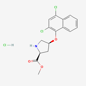 molecular formula C16H16Cl3NO3 B1487832 Methyl (2S,4S)-4-[(2,4-dichloro-1-naphthyl)oxy]-2-pyrrolidinecarboxylate hydrochloride CAS No. 1354485-51-0