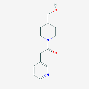 molecular formula C13H18N2O2 B1489335 1-[4-(Hydroxymethyl)piperidin-1-yl]-2-(pyridin-3-yl)ethan-1-one CAS No. 1274062-87-1