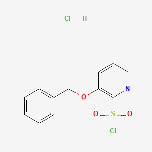 molecular formula C12H11Cl2NO3S B1489352 3-Benzyloxy-pyridine-2-sulfonyl chloride hydrochloride CAS No. 1220039-86-0