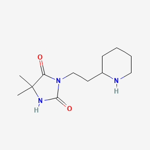 molecular formula C12H21N3O2 B1489562 5,5-Dimethyl-3-(2-piperidin-2-ylethyl)imidazolidine-2,4-dione CAS No. 1266946-09-1