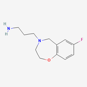 molecular formula C12H17FN2O B1489910 3-(7-fluoro-2,3-dihydrobenzo[f][1,4]oxazepin-4(5H)-yl)propan-1-amine CAS No. 1780498-90-9