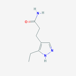 molecular formula C8H13N3O B1490974 3-(3-ethyl-1H-pyrazol-4-yl)propanamide CAS No. 2098131-26-9