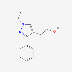 molecular formula C13H16N2O B1491237 2-(1-ethyl-3-phenyl-1H-pyrazol-4-yl)ethan-1-ol CAS No. 2098095-37-3