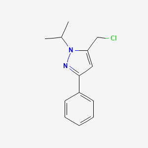 molecular formula C13H15ClN2 B1492670 5-(chloromethyl)-1-isopropyl-3-phenyl-1H-pyrazole CAS No. 2090639-59-9