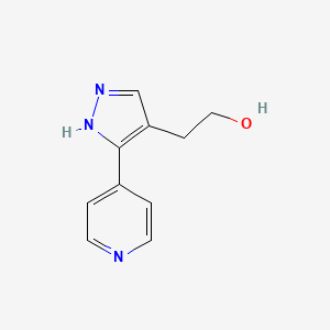 molecular formula C10H11N3O B1492677 2-(3-(pyridin-4-yl)-1H-pyrazol-4-yl)ethan-1-ol CAS No. 2092232-27-2