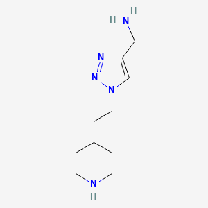molecular formula C10H19N5 B1492735 (1-(2-(piperidin-4-yl)ethyl)-1H-1,2,3-triazol-4-yl)methanamine CAS No. 2098017-71-9
