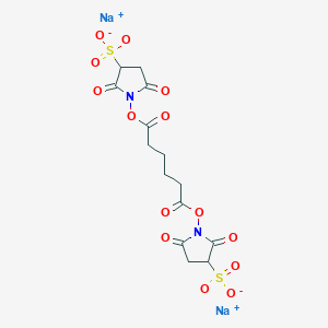 molecular formula C14H14N2Na2O14S2 B1494971 Adipic acid bis[2,5-dioxo-3-(sodiooxysulfonyl)pyrrolizino] 