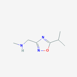 molecular formula C7H13N3O B1506334 1-(5-Isopropyl-1,2,4-oxadiazol-3-YL)-N-methylmethanamine CAS No. 938459-06-4