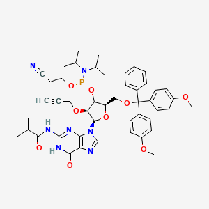 molecular formula C47H56N7O9P B15140384 N-[9-[(2R,3S,5R)-5-[[bis(4-methoxyphenyl)-phenylmethoxy]methyl]-4-[2-cyanoethoxy-[di(propan-2-yl)amino]phosphanyl]oxy-3-prop-2-ynoxyoxolan-2-yl]-6-oxo-1H-purin-2-yl]-2-methylpropanamide 