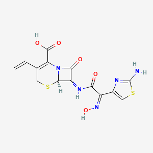molecular formula C14H13N5O5S2 B1516431 7(S)-Cefdinir 