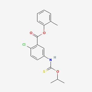 molecular formula C18H18ClNO3S B15180370 Benzoic acid, 2-chloro-5-(((1-methylethoxy)thioxomethyl)amino)-, 2-methylphenyl ester CAS No. 135813-17-1