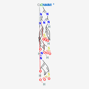 molecular formula C26H20ClCuN7Na3O11S3+3 B15190811 Trisodium (7-((4-chloro-6-(2-sulphoanilino)-1,3,5-triazin-2-yl)methylamino)-4-hydroxy-3-((2-hydroxy-5-sulphophenyl)azo)naphthalene-2-sulphonato(5-))cuprate(3-) CAS No. 94276-75-2