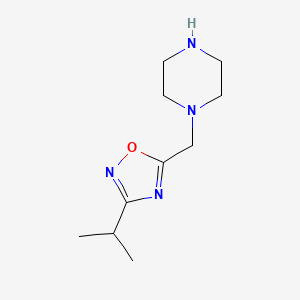 1-{[3-(Propan-2-yl)-1,2,4-oxadiazol-5-yl]methyl}piperazine