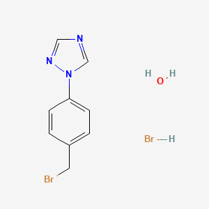 molecular formula C9H11Br2N3O B1523324 1-[4-(bromomethyl)phenyl]-1H-1,2,4-triazole hydrobromide hydrate CAS No. 1138011-23-0