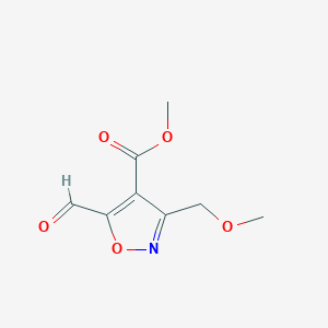 molecular formula C8H9NO5 B15235547 Methyl 5-formyl-3-(methoxymethyl)isoxazole-4-carboxylate 