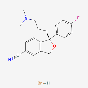 molecular formula C20H22BrFN2O B15266856 (1R)-1-[3-(dimethylamino)propyl]-1-(4-fluorophenyl)-1,3-dihydro-2-benzofuran-5-carbonitrile hydrobromide 