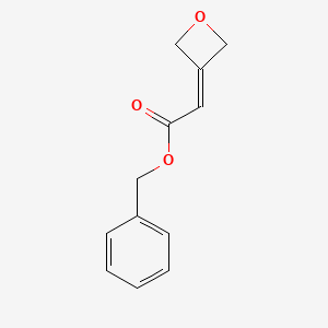 molecular formula C12H12O3 B1526929 Benzyl 2-(oxetan-3-ylidene)acetate CAS No. 1242160-03-7