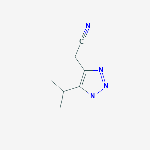 molecular formula C8H12N4 B15270609 2-[1-Methyl-5-(propan-2-yl)-1H-1,2,3-triazol-4-yl]acetonitrile 