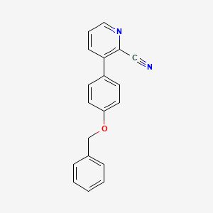 molecular formula C19H14N2O B1528281 3-[4-(Benzyloxy)phenyl]pyridine-2-carbonitrile CAS No. 1437794-60-9