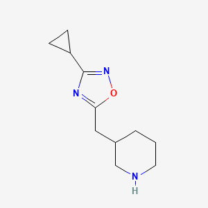 molecular formula C11H17N3O B1528644 3-Cyclopropyl-5-(piperidin-3-ylmethyl)-1,2,4-oxadiazole CAS No. 1247982-73-5