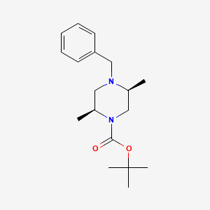 molecular formula C18H28N2O2 B1529506 (2S,5S)-4-Benzyl-2,5-dimethyl-piperazine-1-carboxylic acid tert-butyl ester CAS No. 1932399-62-6