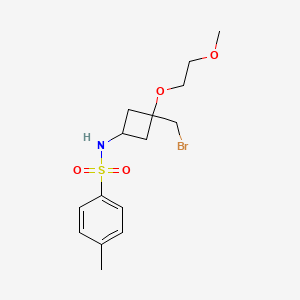 molecular formula C15H22BrNO4S B15298549 N-[3-(bromomethyl)-3-(2-methoxyethoxy)cyclobutyl]-4-methylbenzene-1-sulfonamide 