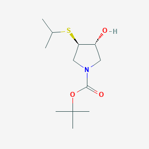 molecular formula C12H23NO3S B1531505 tert-butyl (3R,4R)-3-hydroxy-4-(propan-2-ylsulfanyl)pyrrolidine-1-carboxylate CAS No. 2165988-29-2