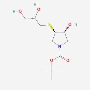 molecular formula C12H23NO5S B1531783 tert-butyl (3R,4R)-3-[(2,3-dihydroxypropyl)sulfanyl]-4-hydroxypyrrolidine-1-carboxylate CAS No. 2291694-38-5