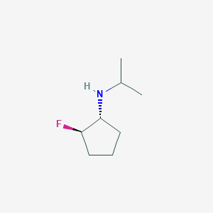 molecular formula C8H16FN B1531795 (1R,2R)-2-fluoro-N-(propan-2-yl)cyclopentan-1-amine CAS No. 2165819-43-0