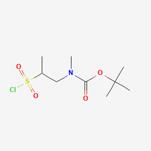 molecular formula C9H18ClNO4S B15318565 tert-Butyl (2-(chlorosulfonyl)propyl)(methyl)carbamate 