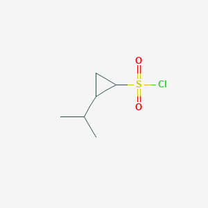 molecular formula C6H11ClO2S B15348544 2-(Propan-2-yl)cyclopropane-1-sulfonyl chloride CAS No. 927636-25-7