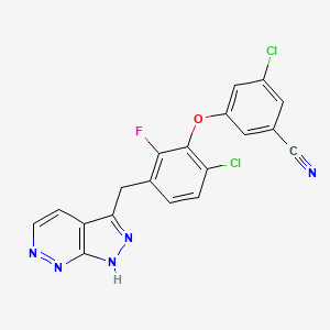 molecular formula C19H10Cl2FN5O B15365209 Benzonitrile, 3-chloro-5-[6-chloro-2-fluoro-3-(1H-pyrazolo[3,4-c]pyridazin-3-ylmethyl)phenoxy]- 