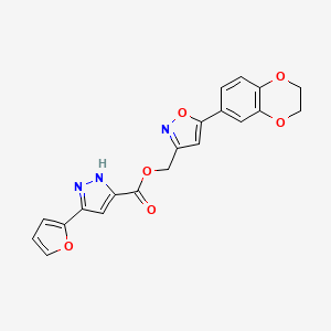 molecular formula C20H15N3O6 B15391827 (5-(2,3-dihydrobenzo[b][1,4]dioxin-6-yl)isoxazol-3-yl)methyl 3-(furan-2-yl)-1H-pyrazole-5-carboxylate 