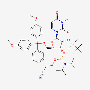 molecular formula C46H63N4O9PSi B15496793 (2R,3R,4R,5R)-2-((bis(4-methoxyphenyl)(phenyl)methoxy)methyl)-4-((tert-butyldimethylsilyl)oxy)-5-(3-methyl-2,4-dioxo-3,4-dihydropyrimidin-1(2H)-yl)tetrahydrofuran-3-yl (2-cyanoethyl) diisopropylphosphoramidite 