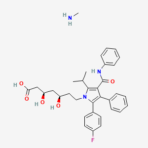 molecular formula C34H40FN3O5 B1610394 甲胺(3R,5R)-7-(2-(4-氟苯基)-5-异丙基-3-苯基-4-(苯甲酰氨基)-1H-吡咯-1-基)-3,5-二羟基庚酸酯 CAS No. 908852-19-7