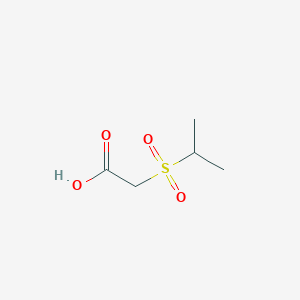 molecular formula C5H10O4S B161976 2-(丙烷-2-磺酰)乙酸 CAS No. 135242-40-9