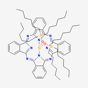 molecular formula C68H94N8O2Si3 B1623773 Trihexyl-[(38-trihexylsilyloxy-9,18,27,36,37,39,40,41-octaza-38-siladecacyclo[17.17.3.110,17.128,35.02,7.08,37.011,16.020,25.026,39.029,34]hentetraconta-1,3,5,7,9,11,13,15,17(41),18,20,22,24,26,28(40),29,31,33,35-nonadecaen-38-yl)oxy]silane CAS No. 92396-89-9