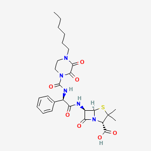 molecular formula C27H35N5O7S B1642789 (2S,5R,6R)-6-[[(2R)-2-[(4-Hexyl-2,3-dioxopiperazine-1-carbonyl)amino]-2-phenylacetyl]amino]-3,3-dimethyl-7-oxo-4-thia-1-azabicyclo[3.2.0]heptane-2-carboxylic acid 