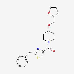 molecular formula C21H26N2O3S B1654338 (2-Benzyl-1,3-thiazol-4-yl)-[4-(oxolan-2-ylmethoxy)piperidin-1-yl]methanone CAS No. 2217500-00-8