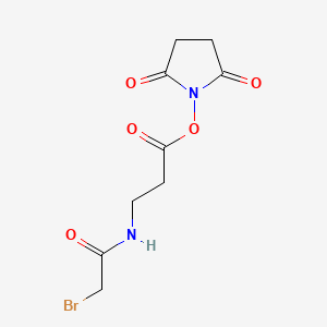 B1664581 2,5-Dioxopyrrolidin-1-yl 3-(2-bromoacetamido)propanoate CAS No. 57159-62-3
