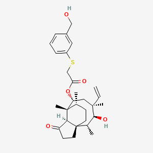 molecular formula C29H40O5S B1667840 (3aR,4R,5R,7S,8S,9R,9aS,12R)-8-hydroxy-4,7,9,12-tetramethyl-3-oxo-7-vinyldecahydro-4,9a-propanocyclopenta[8]annulen-5-yl 2-((3-(hydroxymethyl)phenyl)thio)acetate CAS No. 1028291-66-8
