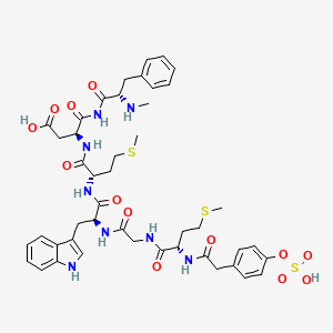 (3S)-3-[[(2S)-2-[[(2S)-3-(1H-indol-3-yl)-2-[[2-[[(2S)-4-methylsulfanyl-2-[[2-(4-sulfooxyphenyl)acetyl]amino]butanoyl]amino]acetyl]amino]propanoyl]amino]-4-methylsulfanylbutanoyl]amino]-4-[[(2S)-2-(methylamino)-3-phenylpropanoyl]amino]-4-oxobutanoic acid