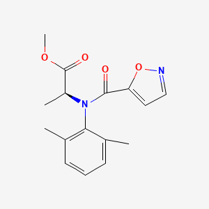 molecular formula C16H18N2O4 B1674204 methyl (2S)-2-[2,6-dimethyl-N-(1,2-oxazole-5-carbonyl)anilino]propanoate CAS No. 94343-58-5
