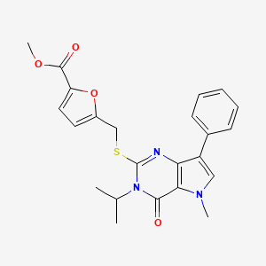 molecular formula C23H23N3O4S B2357022 methyl 5-({[5-methyl-4-oxo-7-phenyl-3-(propan-2-yl)-3H,4H,5H-pyrrolo[3,2-d]pyrimidin-2-yl]sulfanyl}methyl)furan-2-carboxylate CAS No. 1115338-74-3