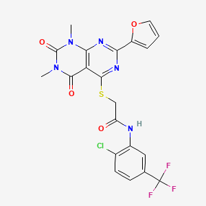 molecular formula C21H15ClF3N5O4S B2358435 N-(2-chloro-5-(trifluoromethyl)phenyl)-2-((2-(furan-2-yl)-6,8-dimethyl-5,7-dioxo-5,6,7,8-tetrahydropyrimido[4,5-d]pyrimidin-4-yl)thio)acetamide CAS No. 847191-06-4