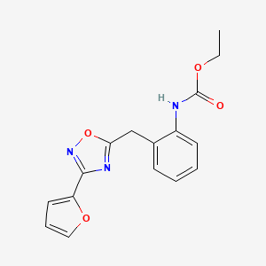 molecular formula C16H15N3O4 B2363650 Ethyl (2-((3-(furan-2-yl)-1,2,4-oxadiazol-5-yl)methyl)phenyl)carbamate CAS No. 1797858-80-0